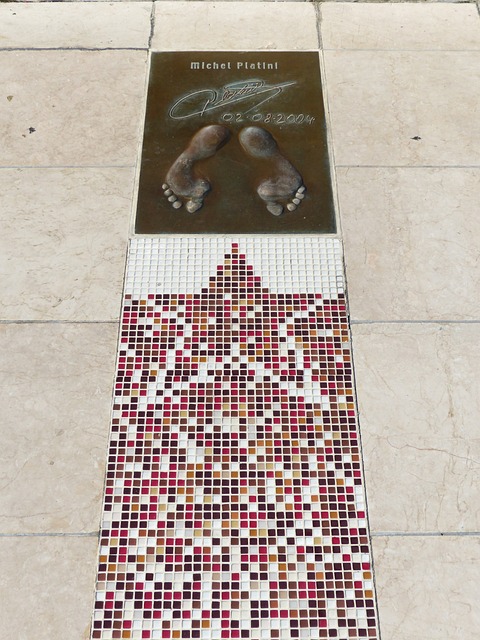 姆熱刺帶來 姆熱刺帶來